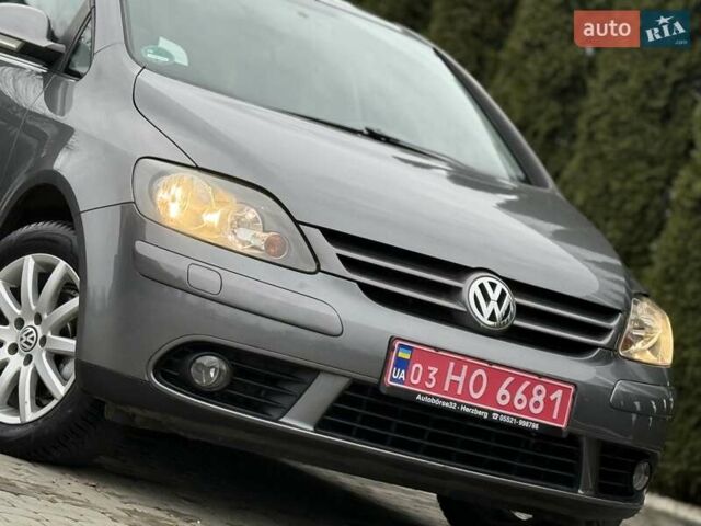 Серый Фольксваген Гольф Плюс, объемом двигателя 1.4 л и пробегом 155 тыс. км за 5700 $, фото 7 на Automoto.ua