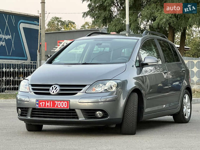 Серый Фольксваген Гольф Плюс, объемом двигателя 0 л и пробегом 221 тыс. км за 6300 $, фото 2 на Automoto.ua