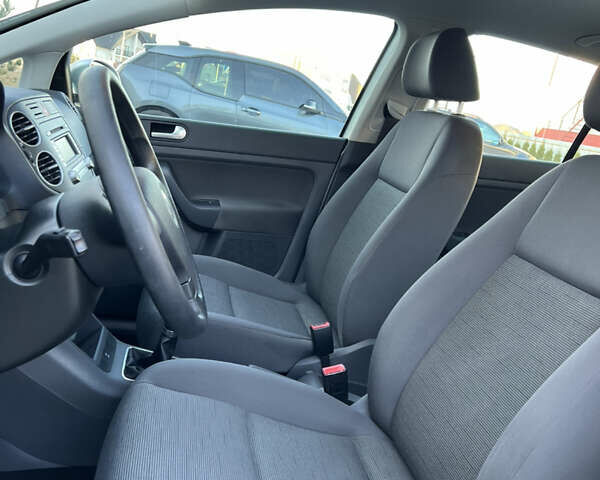 Серый Фольксваген Гольф Плюс, объемом двигателя 1.6 л и пробегом 99 тыс. км за 7250 $, фото 49 на Automoto.ua