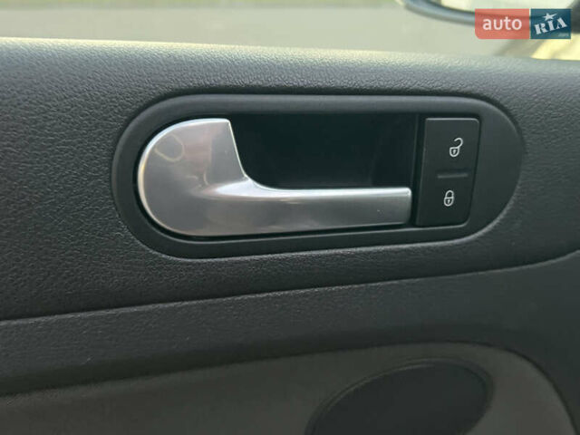 Серый Фольксваген Гольф Плюс, объемом двигателя 0 л и пробегом 221 тыс. км за 6300 $, фото 32 на Automoto.ua