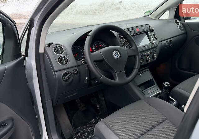 Серый Фольксваген Гольф Плюс, объемом двигателя 1.4 л и пробегом 220 тыс. км за 6500 $, фото 12 на Automoto.ua