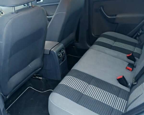 Серый Фольксваген Гольф Плюс, объемом двигателя 1.6 л и пробегом 240 тыс. км за 5999 $, фото 31 на Automoto.ua