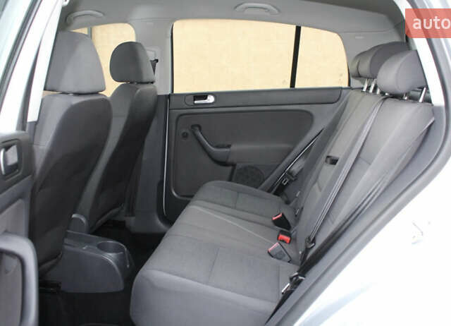 Серый Фольксваген Гольф Плюс, объемом двигателя 1.6 л и пробегом 210 тыс. км за 7500 $, фото 15 на Automoto.ua