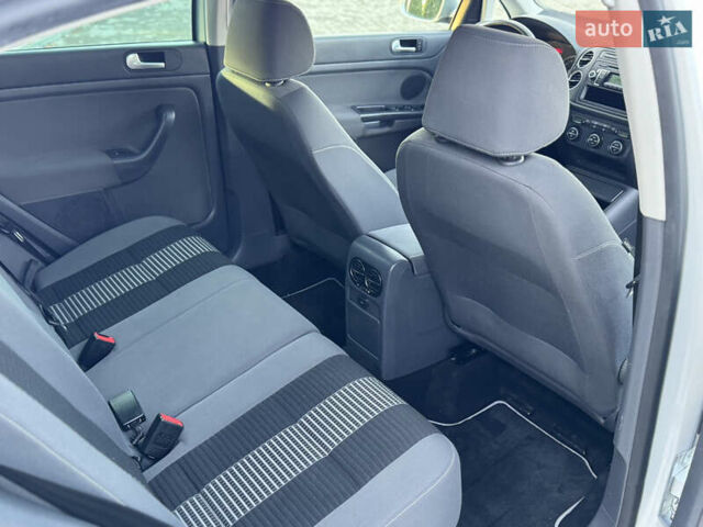 Серый Фольксваген Гольф Плюс, объемом двигателя 0 л и пробегом 166 тыс. км за 5800 $, фото 63 на Automoto.ua