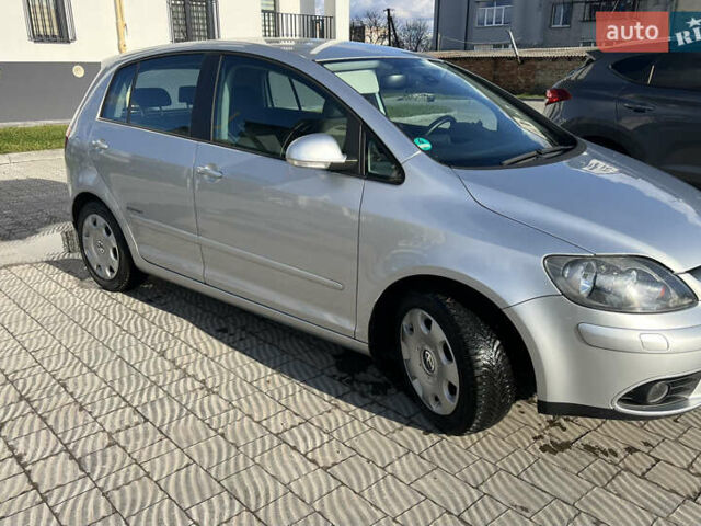 Серый Фольксваген Гольф Плюс, объемом двигателя 1.6 л и пробегом 210 тыс. км за 7500 $, фото 3 на Automoto.ua