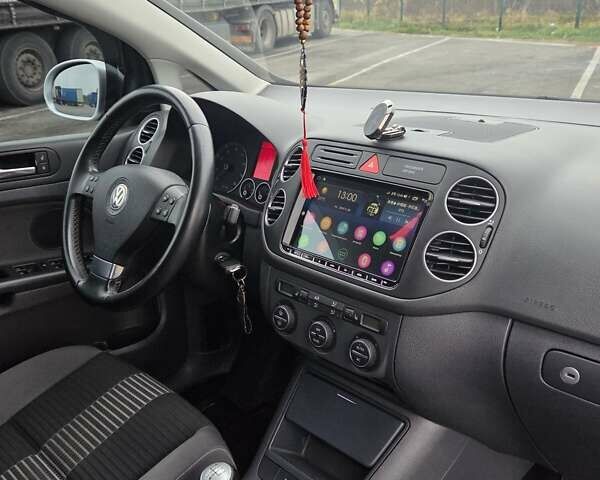 Серый Фольксваген Гольф Плюс, объемом двигателя 1.4 л и пробегом 211 тыс. км за 6400 $, фото 60 на Automoto.ua