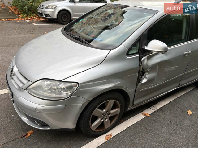Серый Фольксваген Гольф Плюс, объемом двигателя 0 л и пробегом 200 тыс. км за 4999 $, фото 2 на Automoto.ua