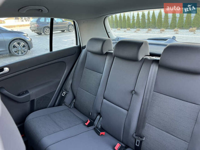 Серый Фольксваген Гольф Плюс, объемом двигателя 1.6 л и пробегом 99 тыс. км за 7250 $, фото 69 на Automoto.ua