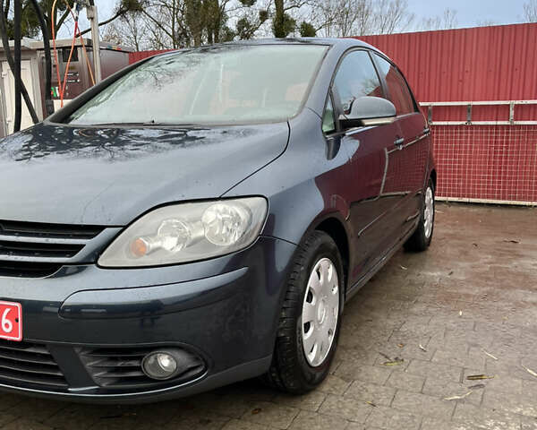 Серый Фольксваген Гольф Плюс, объемом двигателя 1.6 л и пробегом 230 тыс. км за 5600 $, фото 9 на Automoto.ua