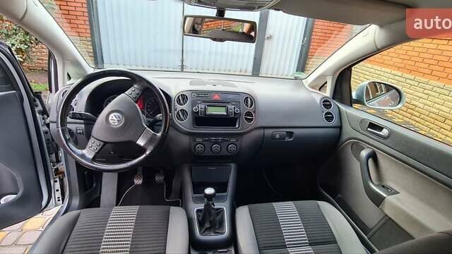 Серый Фольксваген Гольф Плюс, объемом двигателя 1.4 л и пробегом 180 тыс. км за 6900 $, фото 13 на Automoto.ua