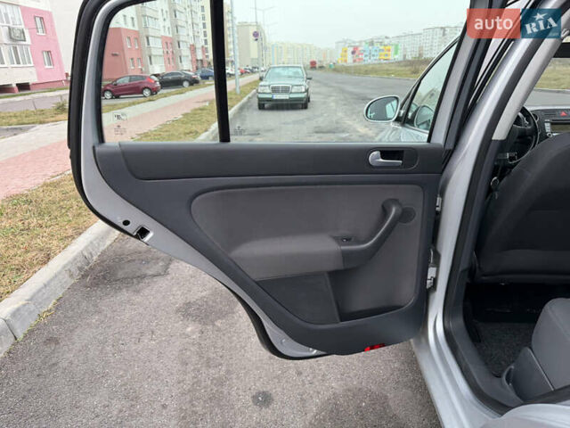 Сірий Фольксваген Golf Plus, об'ємом двигуна 1.6 л та пробігом 219 тис. км за 6499 $, фото 36 на Automoto.ua