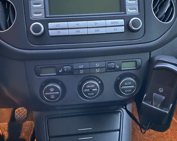 Фольксваген Гольф Плюс 2008 в Ахтырке на Automoto.ua Серый Фольксваген Гольф Плюс, объемом двигателя 1.6 л и пробегом 165 тыс. км за 6999 $, фото 20 на Automoto.ua