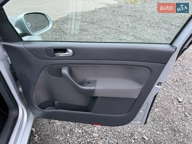 Серый Фольксваген Гольф Плюс, объемом двигателя 1.6 л и пробегом 189 тыс. км за 8400 $, фото 37 на Automoto.ua