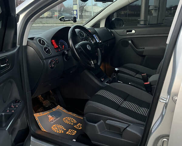 Серый Фольксваген Гольф Плюс, объемом двигателя 1.4 л и пробегом 243 тыс. км за 7300 $, фото 12 на Automoto.ua