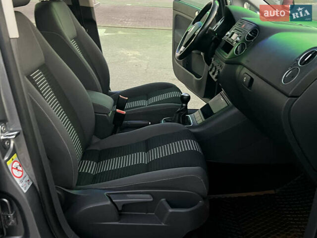 Серый Фольксваген Гольф Плюс, объемом двигателя 0 л и пробегом 221 тыс. км за 6300 $, фото 56 на Automoto.ua