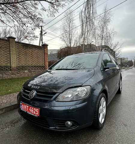 Серый Фольксваген Гольф Плюс, объемом двигателя 1.6 л и пробегом 165 тыс. км за 6850 $, фото 6 на Automoto.ua