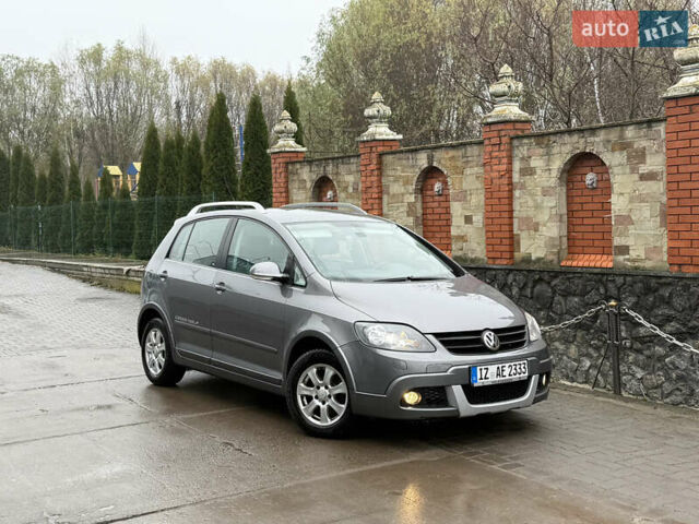 Серый Фольксваген Гольф Плюс, объемом двигателя 1.6 л и пробегом 225 тыс. км за 7399 $, фото 6 на Automoto.ua