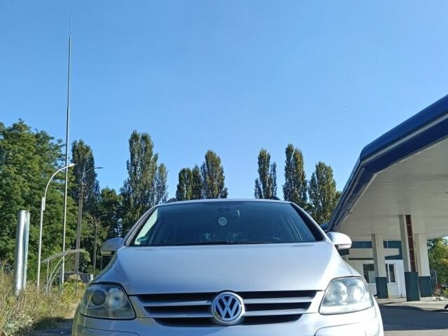 Сірий Фольксваген Golf Plus, об'ємом двигуна 1.4 л та пробігом 164 тис. км за 7700 $, фото 1 на Automoto.ua