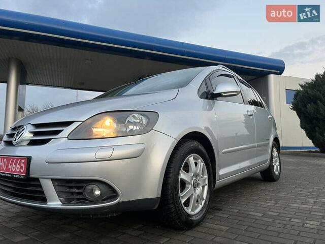 Серый Фольксваген Гольф Плюс, объемом двигателя 1.4 л и пробегом 243 тыс. км за 7300 $, фото 10 на Automoto.ua