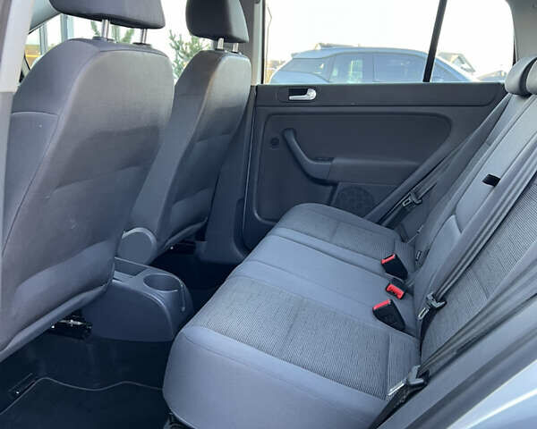 Серый Фольксваген Гольф Плюс, объемом двигателя 1.6 л и пробегом 99 тыс. км за 7250 $, фото 67 на Automoto.ua