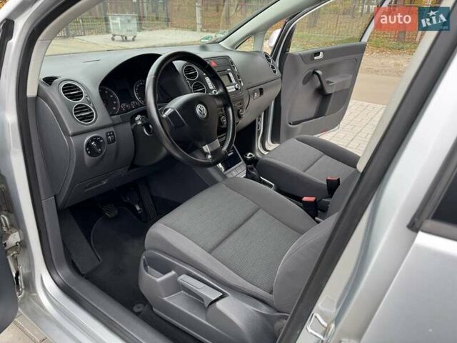 Серый Фольксваген Гольф Плюс, объемом двигателя 1.6 л и пробегом 127 тыс. км за 7550 $, фото 42 на Automoto.ua