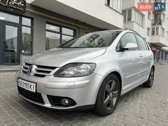 Серый Фольксваген Гольф Плюс, объемом двигателя 1.4 л и пробегом 226 тыс. км за 5400 $, фото 2 на Automoto.ua