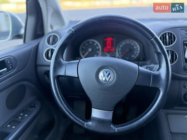 Сірий Фольксваген Golf Plus, об'ємом двигуна 1.39 л та пробігом 153 тис. км за 6800 $, фото 10 на Automoto.ua