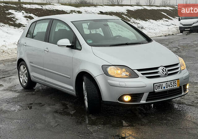 Серый Фольксваген Гольф Плюс, объемом двигателя 1.4 л и пробегом 220 тыс. км за 6500 $, фото 5 на Automoto.ua