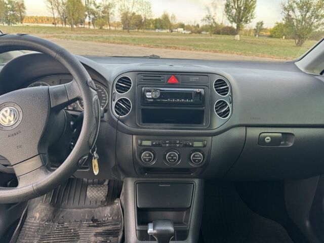 Сірий Фольксваген Golf Plus, об'ємом двигуна 1.6 л та пробігом 238 тис. км за 6990 $, фото 4 на Automoto.ua