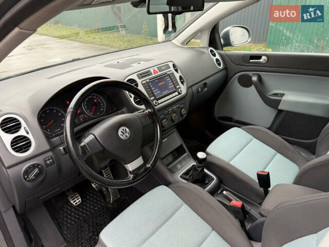 Серый Фольксваген Гольф Плюс, объемом двигателя 1.6 л и пробегом 225 тыс. км за 7399 $, фото 31 на Automoto.ua