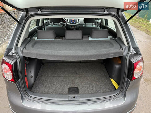 Серый Фольксваген Гольф Плюс, объемом двигателя 1.6 л и пробегом 225 тыс. км за 7399 $, фото 63 на Automoto.ua