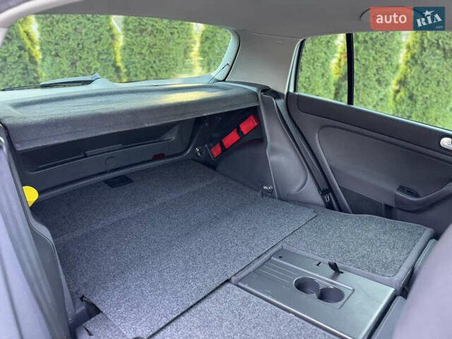 Серый Фольксваген Гольф Плюс, объемом двигателя 0 л и пробегом 166 тыс. км за 5800 $, фото 64 на Automoto.ua