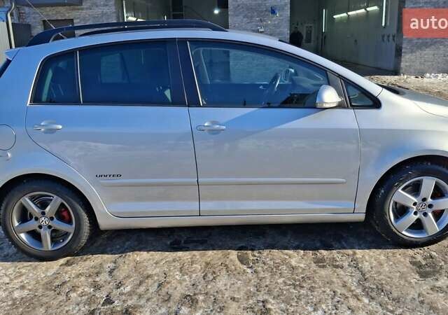 Серый Фольксваген Гольф Плюс, объемом двигателя 1.6 л и пробегом 212 тыс. км за 7150 $, фото 11 на Automoto.ua