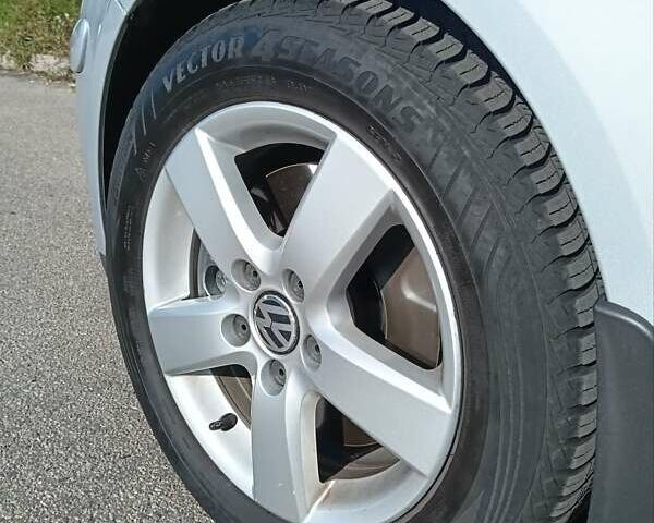 Серый Фольксваген Гольф Плюс, объемом двигателя 1.39 л и пробегом 165 тыс. км за 7500 $, фото 20 на Automoto.ua