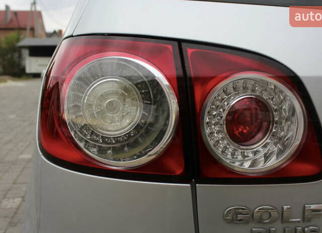 Серый Фольксваген Гольф Плюс, объемом двигателя 1.6 л и пробегом 210 тыс. км за 7500 $, фото 19 на Automoto.ua