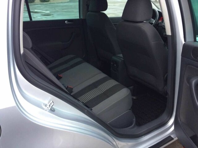 Серый Фольксваген Гольф Плюс, объемом двигателя 1.4 л и пробегом 195 тыс. км за 6800 $, фото 16 на Automoto.ua