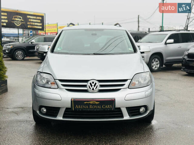Серый Фольксваген Гольф Плюс, объемом двигателя 1.6 л и пробегом 245 тыс. км за 7800 $, фото 6 на Automoto.ua