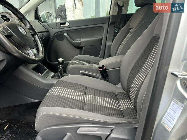 Серый Фольксваген Гольф Плюс, объемом двигателя 1.4 л и пробегом 226 тыс. км за 5400 $, фото 23 на Automoto.ua