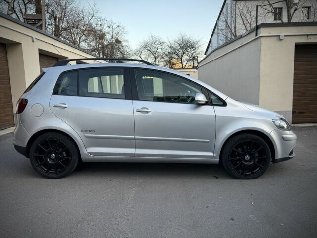 Сірий Фольксваген Golf Plus, об'ємом двигуна 1.6 л та пробігом 237 тис. км за 6999 $, фото 1 на Automoto.ua