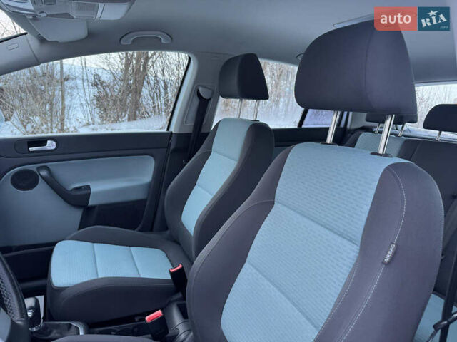 Серый Фольксваген Гольф Плюс, объемом двигателя 1.4 л и пробегом 172 тыс. км за 7700 $, фото 17 на Automoto.ua