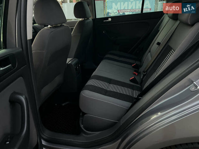 Серый Фольксваген Гольф Плюс, объемом двигателя 0 л и пробегом 221 тыс. км за 6300 $, фото 47 на Automoto.ua