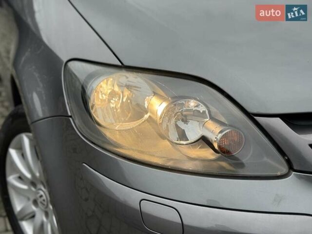 Серый Фольксваген Гольф Плюс, объемом двигателя 1.4 л и пробегом 155 тыс. км за 5700 $, фото 11 на Automoto.ua