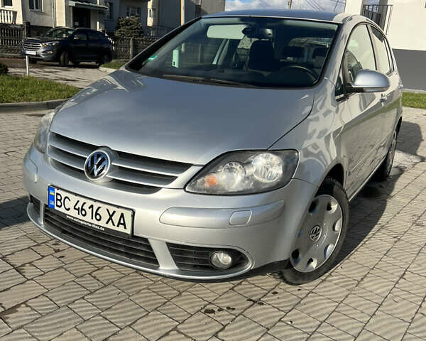 Серый Фольксваген Гольф Плюс, объемом двигателя 1.6 л и пробегом 210 тыс. км за 7500 $, фото 4 на Automoto.ua