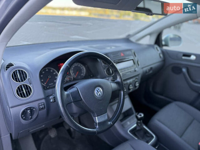 Сірий Фольксваген Golf Plus, об'ємом двигуна 1.39 л та пробігом 153 тис. км за 6800 $, фото 15 на Automoto.ua
