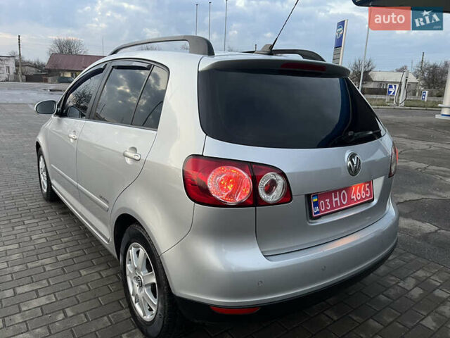 Серый Фольксваген Гольф Плюс, объемом двигателя 1.4 л и пробегом 243 тыс. км за 7300 $, фото 5 на Automoto.ua