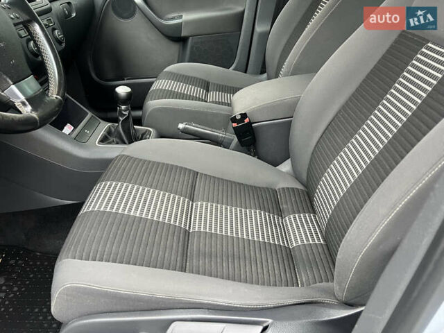 Серый Фольксваген Гольф Плюс, объемом двигателя 1.4 л и пробегом 226 тыс. км за 5400 $, фото 26 на Automoto.ua