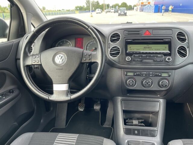 Серый Фольксваген Гольф Плюс, объемом двигателя 1.4 л и пробегом 171 тыс. км за 6300 $, фото 16 на Automoto.ua