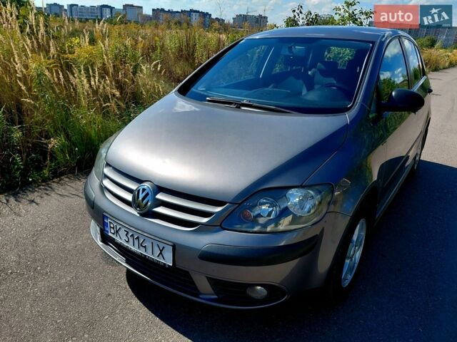 Сірий Фольксваген Golf Plus, об'ємом двигуна 1.6 л та пробігом 250 тис. км за 7400 $, фото 3 на Automoto.ua