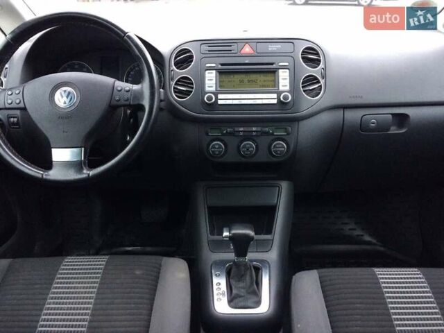 Серый Фольксваген Гольф Плюс, объемом двигателя 1.4 л и пробегом 195 тыс. км за 6900 $, фото 18 на Automoto.ua