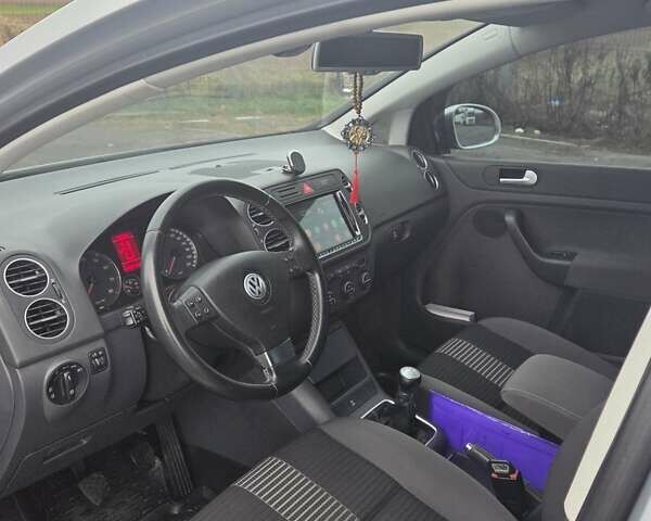 Серый Фольксваген Гольф Плюс, объемом двигателя 1.4 л и пробегом 211 тыс. км за 6400 $, фото 40 на Automoto.ua